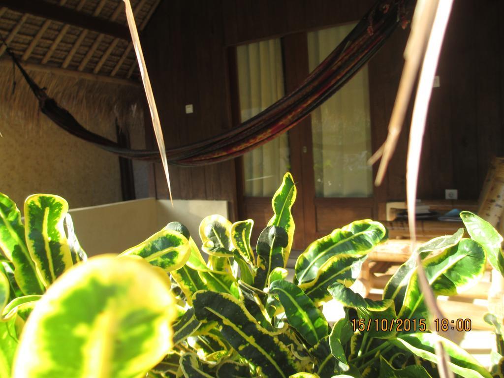 Selong Belanak Bungalows Extérieur photo