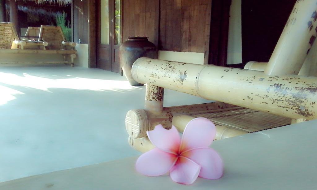 Selong Belanak Bungalows Extérieur photo