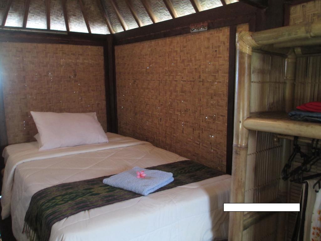 Selong Belanak Bungalows Extérieur photo