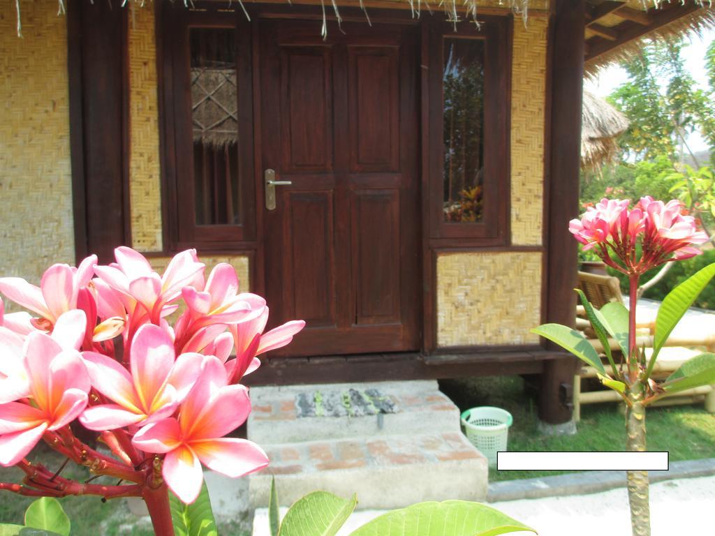 Selong Belanak Bungalows Extérieur photo
