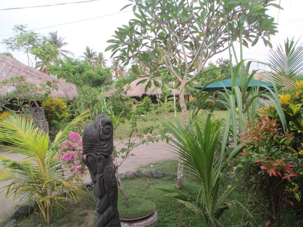 Selong Belanak Bungalows Extérieur photo