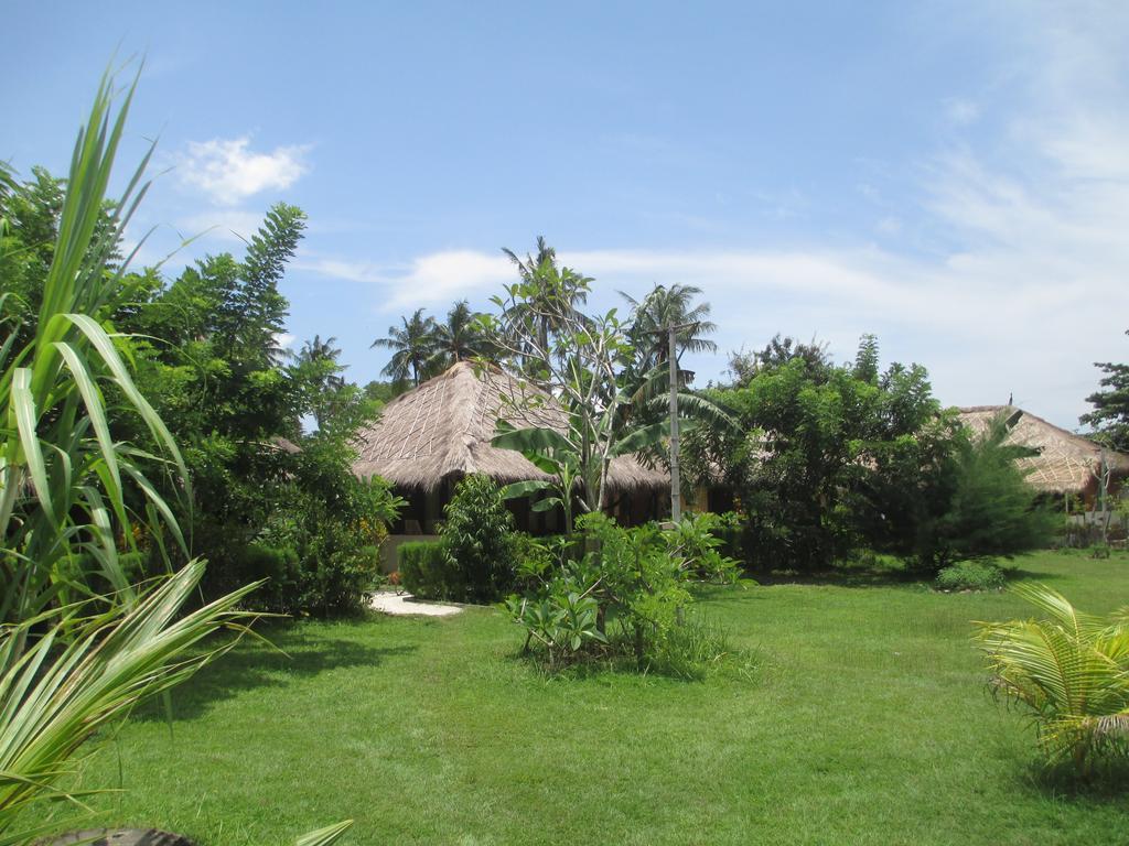 Selong Belanak Bungalows Extérieur photo