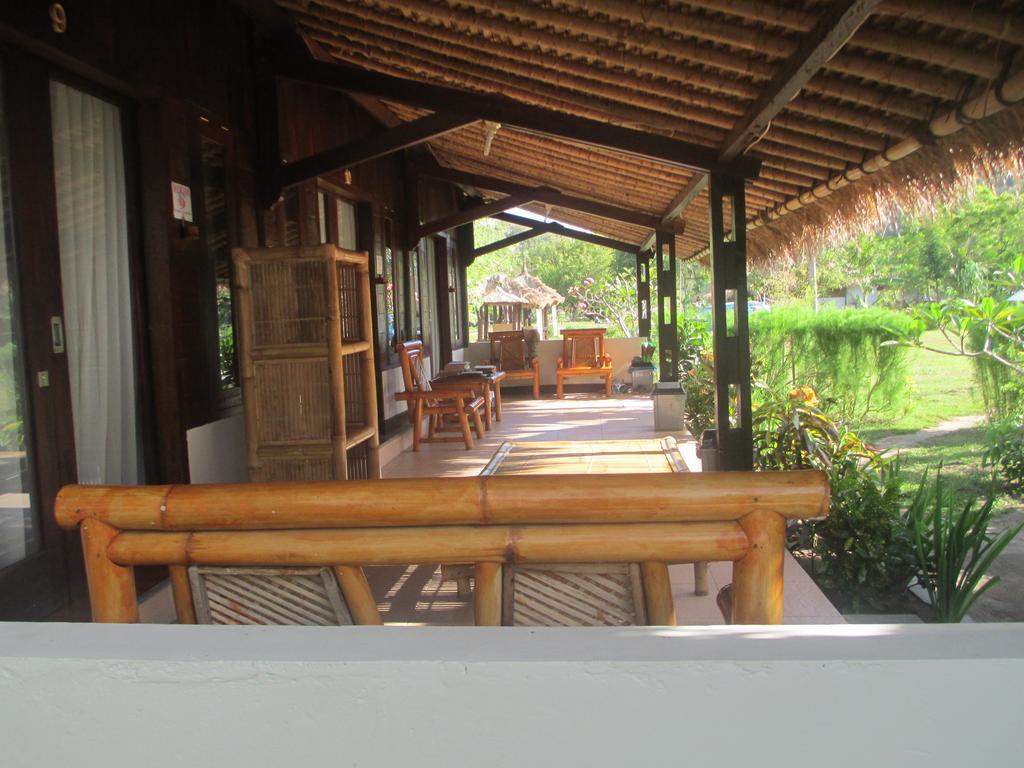 Selong Belanak Bungalows Extérieur photo