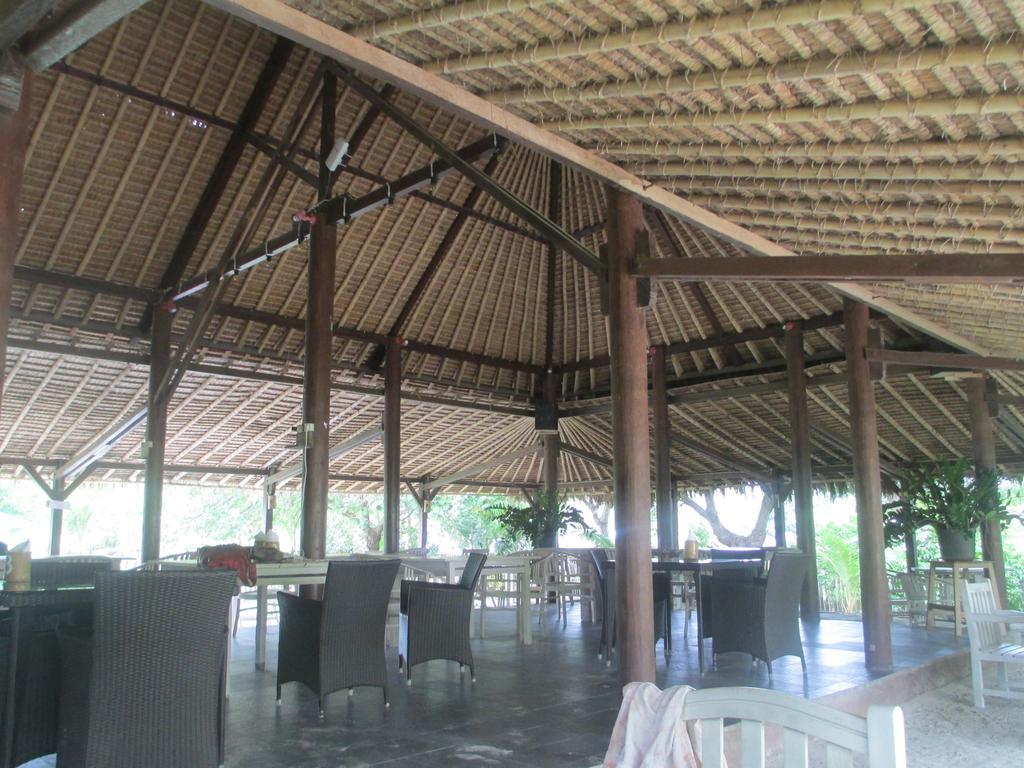 Selong Belanak Bungalows Extérieur photo