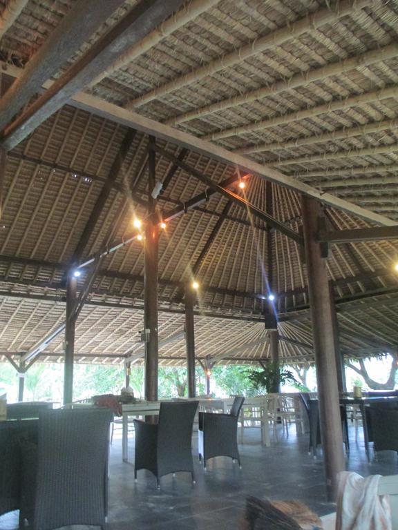 Selong Belanak Bungalows Extérieur photo