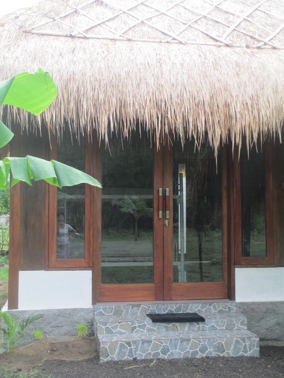 Selong Belanak Bungalows Extérieur photo