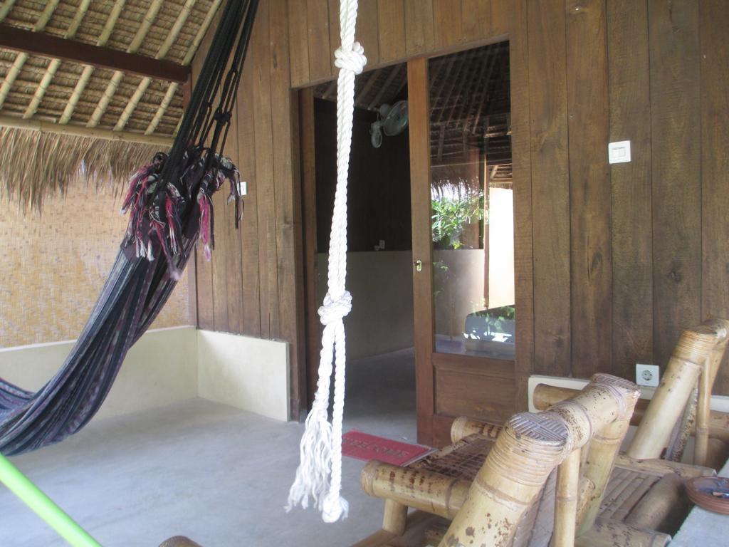 Selong Belanak Bungalows Extérieur photo