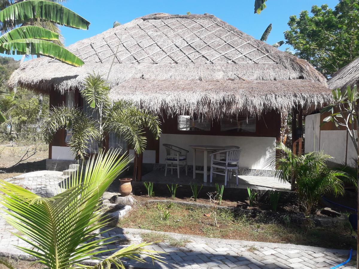 Selong Belanak Bungalows Extérieur photo